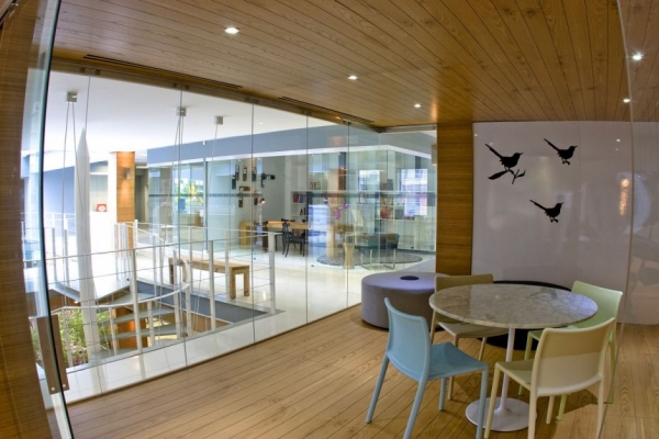 Интерьер офиса Union Swiss от Inhouse Brand Architects