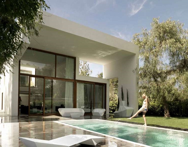 Невероятный дом с огромным бассейном от Ramón Esteve