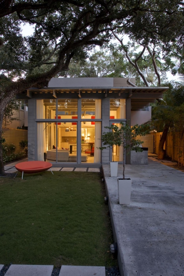 Небольшой частный дом во Флориде от MATEU Architecture