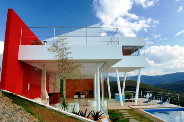 Дом на вершине холма от Ulisses Morato de Andrade