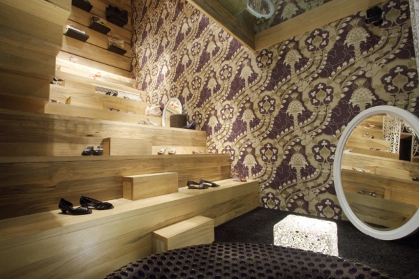 Микро-бутик обуви от Chris Briffa Architects
